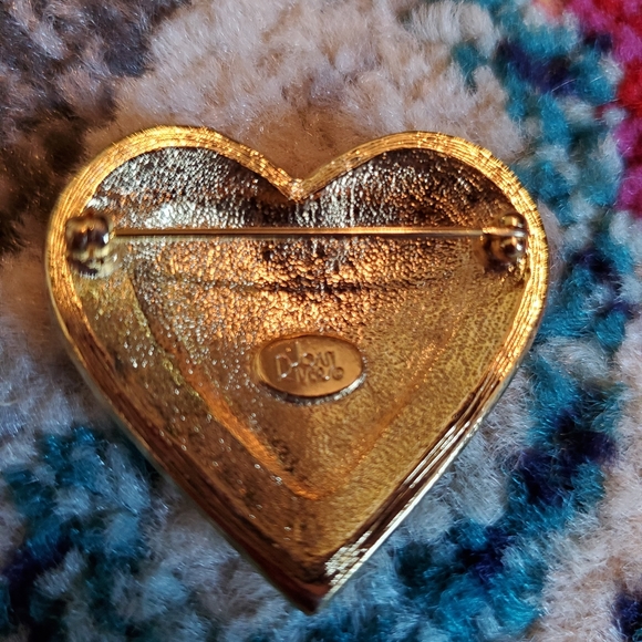 Joan Rivers Heart Brooch - Picture 3 of 5